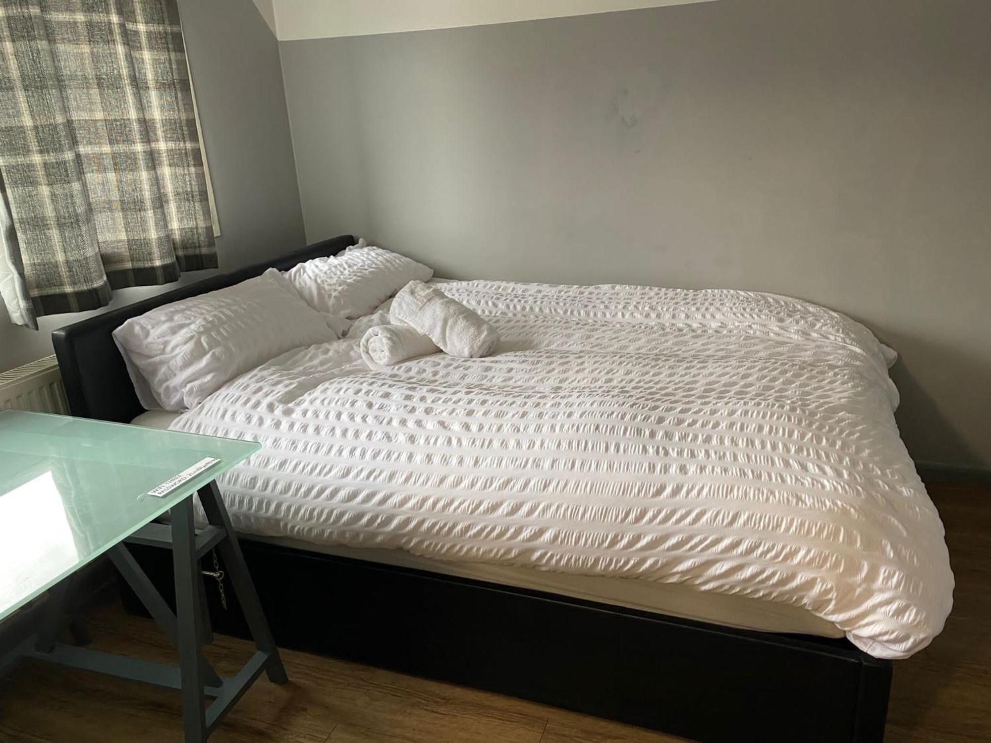 Gasthof Luxurious En-suite Soft Water Air Conditioning Tv Etherium London