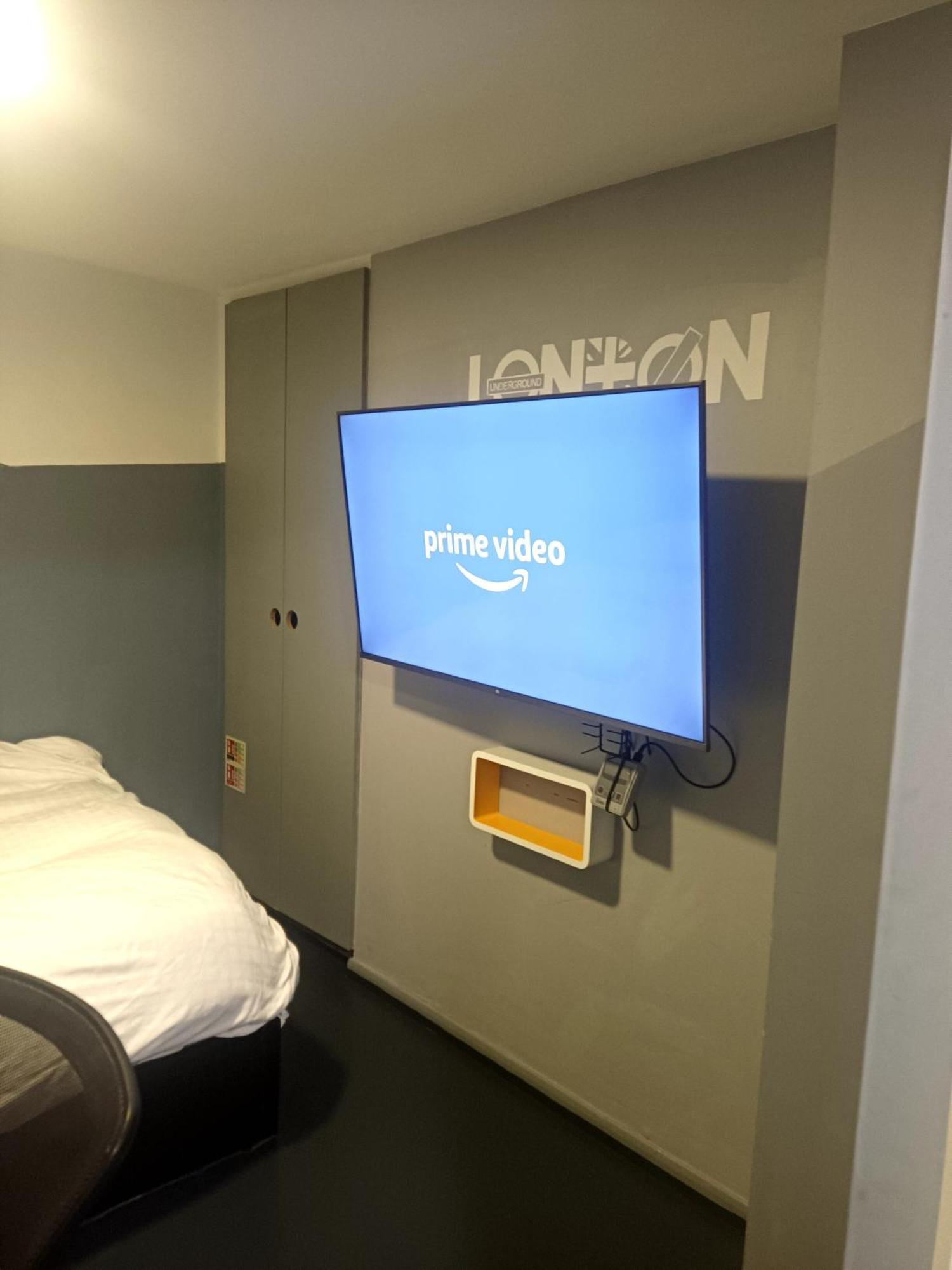 Guest house Luxurious En-suite Soft Water Air Conditioning Tv Etherium